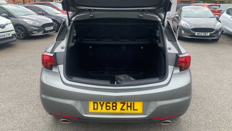 Vauxhall Astra 1.6T 16V 200 Elite Nav 5dr Petrol Hatchback